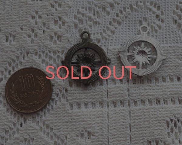 画像2: /メタルチャーム/羅針盤/金古美(8個) (2)