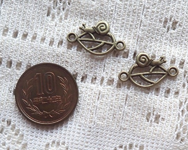 画像2: メタルコネクター/カタツムリ/金古美(3個) (2)
