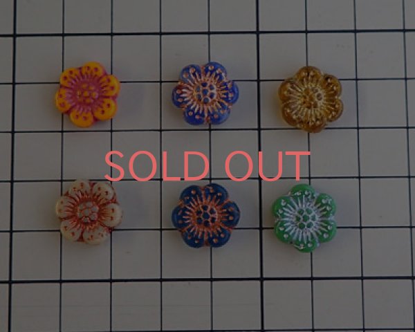 画像2: チェコガラスビーズ/6ペタルフラワー/14mm/グリーン×シルバー(2個) (2)