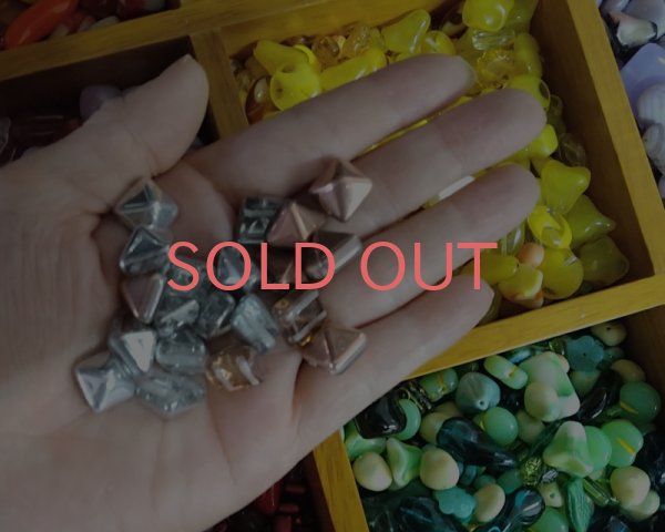 画像4: チェコガラスビーズ/2ホールスタッド/シルバーコート(2個） (4)