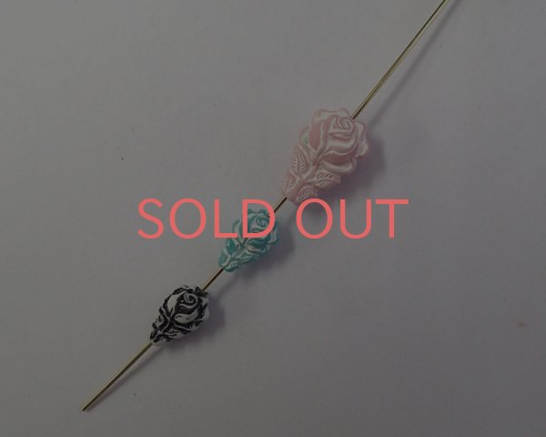 画像2: ヴィンテージ/ヨーロッパ/プラスチック/ブラックホワイトローズ(2個) (2)