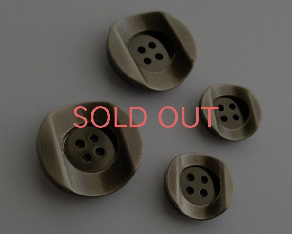 画像1: デッドストック/日本/プラスチックボタン/アンティークシルバー(1個) (1)