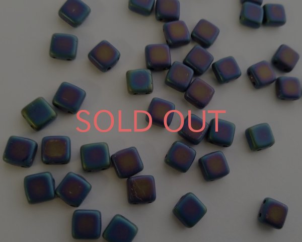 画像1: チェコガラスビーズ/2ホールタイル/マットブラックオーロラ(10個) (1)