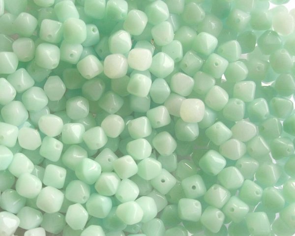 画像2: チェコガラスビーズ/バイコン/ミントホワイトミックス/6mm(10個) (2)