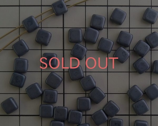 画像2: チェコガラスビーズ/2ホールタイル/マットスレートグレー(10個) (2)