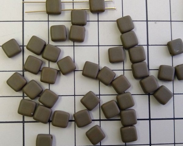 画像2: チェコガラスビーズ/2ホールタイル/マットカーキブラウン(10個） (2)