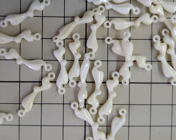 画像3: ヴィンテージ/ドイツ/プラスティック/アイボリーコネクター(4個) (3)