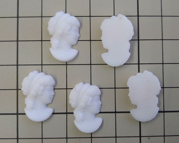 画像2: ns245/ヴィンテージ/ドイツ/ガラスカボション/カメオパーツP/ホワイト/約22×13mm（1個） (2)