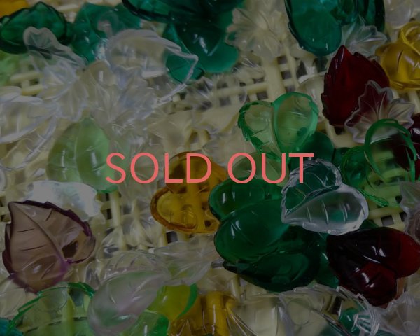 画像3: ns260/ヴィンテージ/ドイツ/ガラスカボション/ハーフフロストリーフ/シャムレッド（1個） (3)