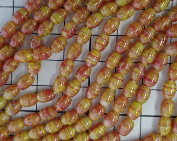 画像2: チェコガラスビーズ/ミニバレル/イエローレッドストライプミックス(8個) (2)
