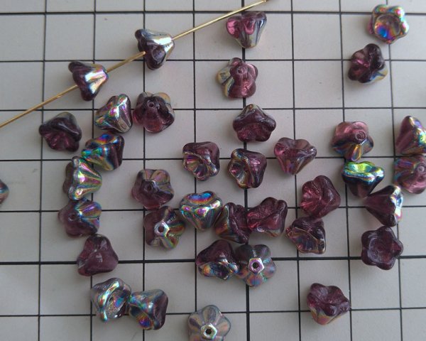 画像2: チェコガラスビーズ/ベルフラワー/ハーフメタリック/アメシスト(10個) (2)