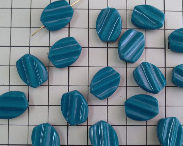 画像3: ヴィンテージ/ドイツ/プラスチック/ウェイブ/ブルーグリーン（1個） (3)