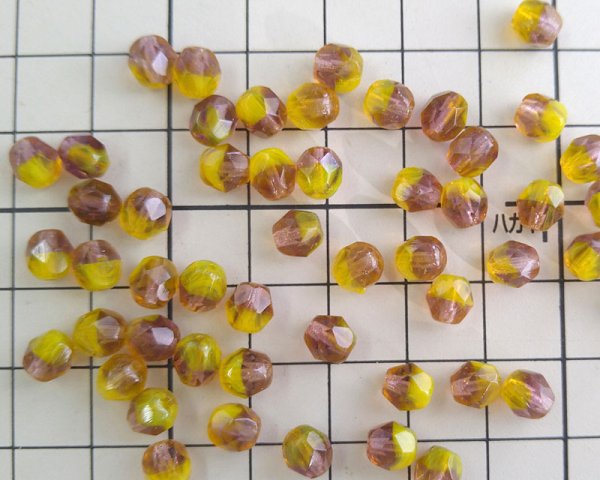 画像2: チェコガラスビーズ/ファイアポリッシュ/6mm/ライトアメシスト×ミルキーイエロー(10個) (2)