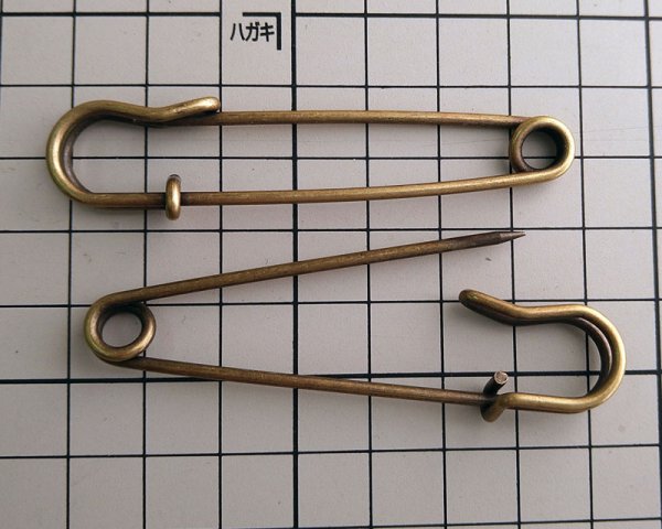 画像2: カブトピン/70mm/金古美(1個) (2)