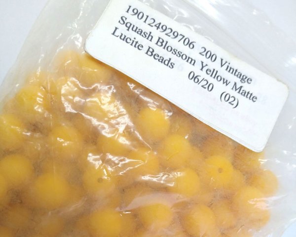 画像2: ヴィンテージ/ドイツ/ルーサイト/スカッシュブロッサムイエロー/約10mm(2個) (2)