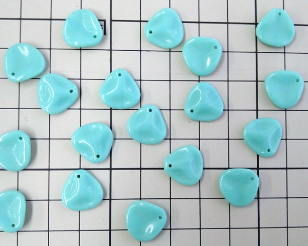 画像2: チェコガラスビーズ/ローズペタル/オペークターコイズ/約13mm(2個) (2)