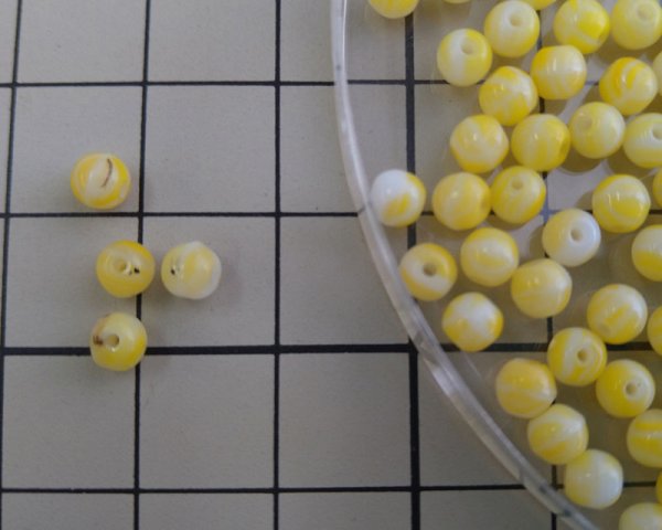 画像2: チェコガラスビーズ/ラウンド/コーンイエローマーブル/約4mm(45個) (2)