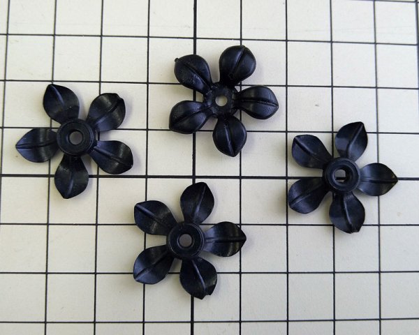 画像2: ヴィンテージ/ドイツ/プラスティック/フラワーFL/ブラック(2個) (2)