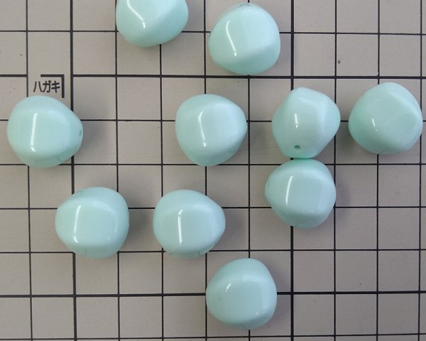 画像2: ヴィンテージ/ドイツ/ルーサイト/バルーン/ライトグリーン/約15mm(2個) (2)