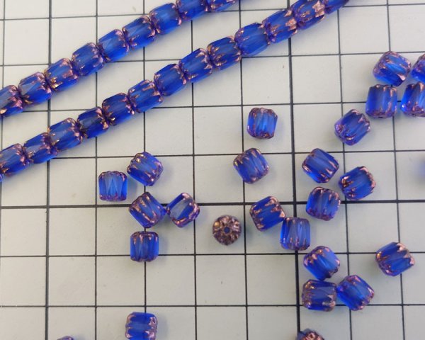 画像2: チェコガラスビーズ/アンティークスタイルオクタゴナル/サファイア/約6×5mm(10個) (2)