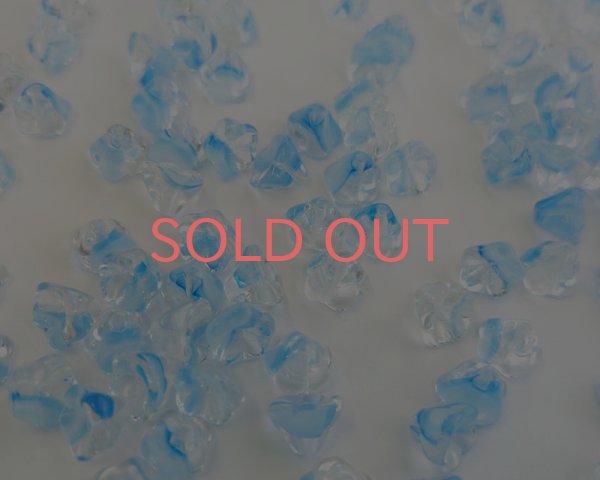 画像2: チェコガラスビーズ/ベルフラワー/クリア×ブルーホワイト(10個) (2)