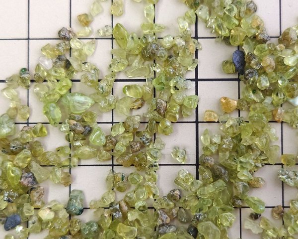 画像2: ペリドットのかけら ver.2（25g） (2)