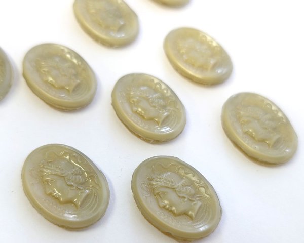 画像4: ns302/ヴィンテージ/ドイツ/ガラスカボション/豊穣の女神/約20×15mm（1個） (4)