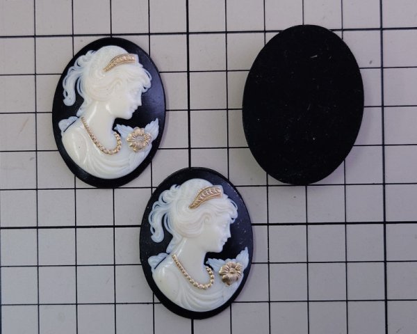 画像3: ns325/ヴィンテージ/ドイツ/プラスチックカメオ/ゴールドペイント/約40×30mm/(1個) (3)