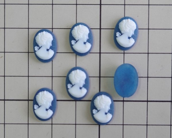 画像2: ns320ヴィンテージ/ドイツ/プラスチックカメオ/デニムブルー/約14×10mm/(1個) (2)