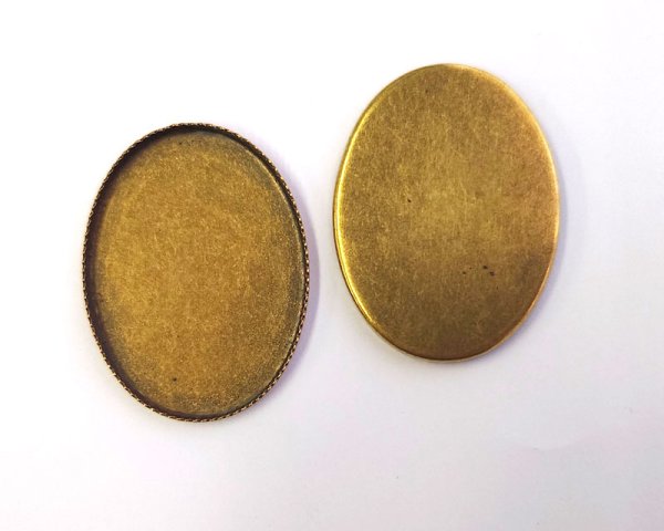 画像2: カンなし皿/メタル/40×30mmオーバル/金古美(1個) (2)