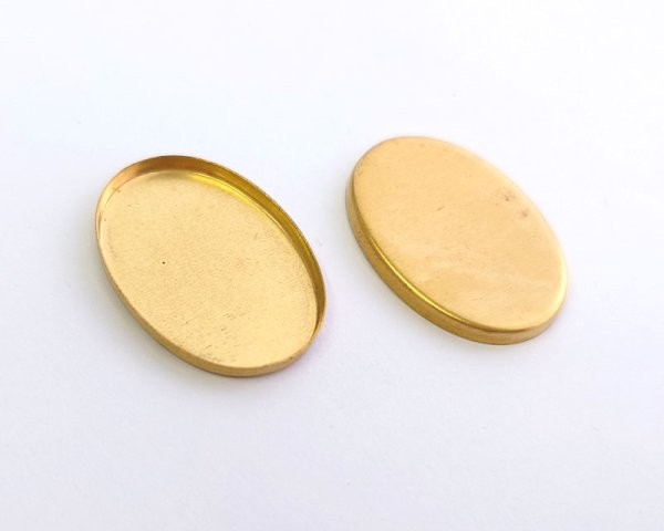 画像1: ブラス皿/25×18mm/オーバル/高さ約2mm(1個) (1)