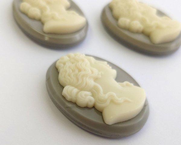 画像2: ns342/ヴィンテージ/ドイツ/ガラスカメオ/グレー×アイボリー/約40×30mm(1個） (2)