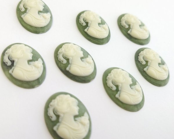 画像3: ns343/ヴィンテージ/ドイツ/プラスチックカメオ/レディ（ネックレス）/ミルキーモスグリーン/約25×18mm/(1個) (3)