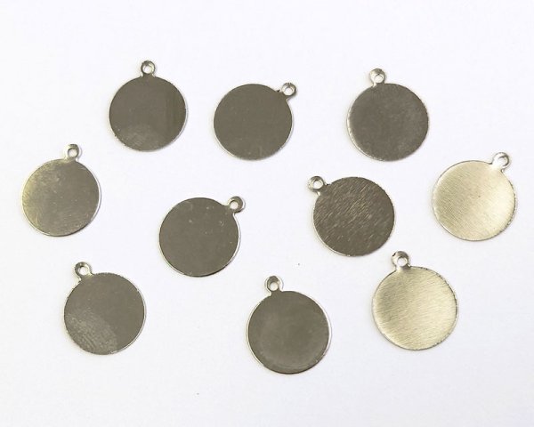 画像1: 鉄製貼り付け用メタルパーツ/シルバー/約12mm(1個) (1)