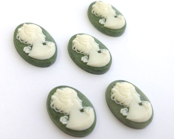 画像2: ns345/ヴィンテージ/ドイツ/プラスチックカメオ/レディ（リボン&フラワー）/ミルキーモスグリーン/約25×18mm/(1個) (2)