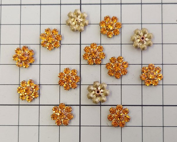 画像3: ヴィンテージ/プリセットパーツ/ミニフラワー/トパーズ(1個) (3)