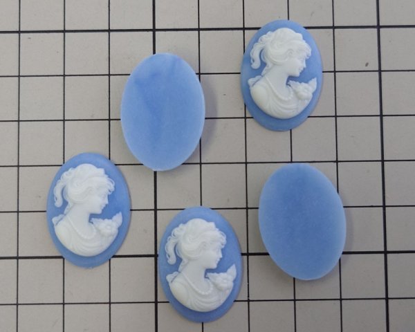 画像2: ns343/ヴィンテージ/ドイツ/プラスチックカメオ/レディ（ネックレス）/ベビーブルー/約25×18mm/(1個) (2)
