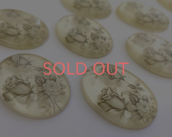 画像2: ns338/ヴィンテージ/ドイツ/プラスチックカボション/グレイローズ/約40×30mm(1個） (2)