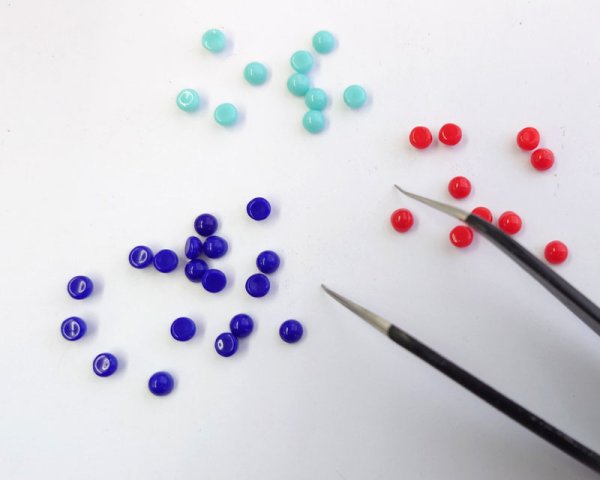 画像2: ns347/ヴィンテージ/ドイツ/ガラスカボション/オペークレッド/約2mm(10個) (2)