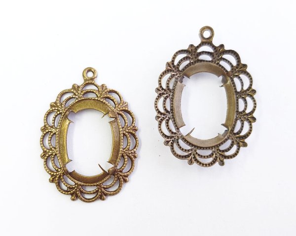 画像1: セッティング/ブラス/18×13mm用レースオーバル/金古美(1個) (1)