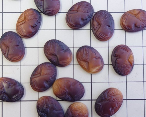 画像2: ns334/ヴィンテージ/ドイツ/ガラスカメオ/コーヒーマーブル(1個） (2)