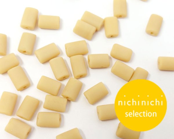 画像1: ns358/ヴィンテージ/ドイツ/ガラス/マットミルクティタブレット/約8×6mm/(2個) (1)