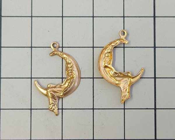 画像2: ブラスチャーム/レディムーン（1個） (2)