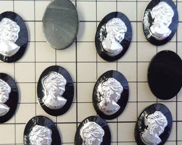 画像3: ns364/ヴィンテージ/ドイツ/ガラスカメオ/ブラック×シルバーA/約25×18mm (3)