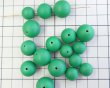 画像2: ヴィンテージ/日本/プラ塗装ビーズ/マットグリーン(1個) (2)