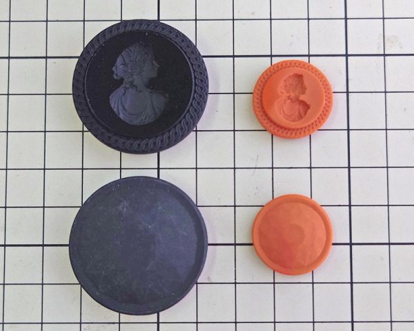 画像3: ns373/ヴィンテージ/ドイツ/ガラス/ラウンドレリーフ/ブラック/約35mm (3)