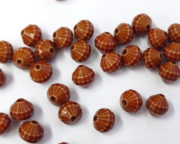 画像1: ヴィンテージ/ドイツ/プラスティック/ブラウンカット/8mm(2個) (1)