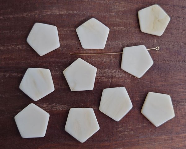 画像3: デッドストック/日本/プラスチック/ペンタゴンクリームマーブル(2個) (3)