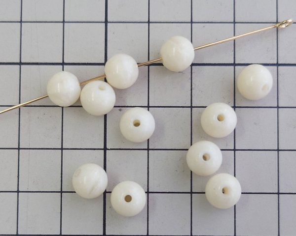 画像2: ヴィンテージ/ドイツ/プラスチック/クリームマーブルラウンド/約8mm(4個） (2)