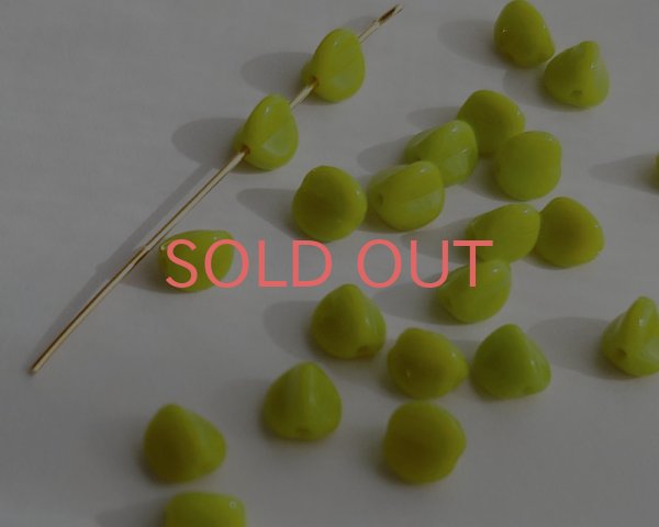 画像1: ヴィンテージ/ドイツ/ガラス/スリーサイドラウンド/ピスタチオ(2個) (1)